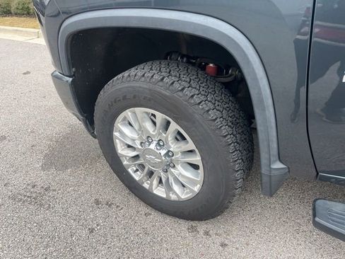 Used 2020 Chevrolet Silverado 2500 High Country w/ Z71 Off-Road Package image 10