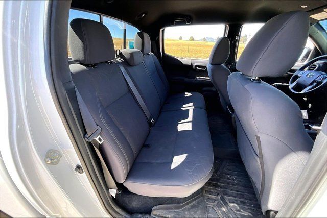 Used 2019 Toyota Tacoma TRD Off-Road AWD/4WD image 23
