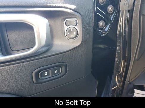 Used 2022 Jeep Wrangler Unlimited Sahara w/ Cold Weather Group AWD/4WD image 22