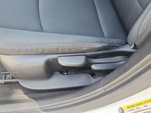Used 2017 Chevrolet Cruze LT FWD image 14