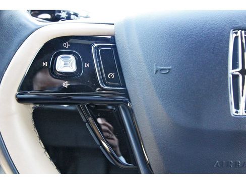 Used 2022 Lincoln Corsair Reserve w/ Luxury Package FWD image 19