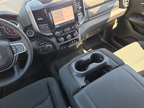 New 2026 RAM 1500 Big Horn AWD/4WD image 28