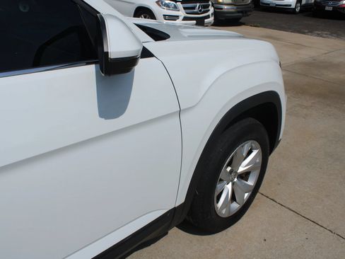 Used 2018 Volkswagen Atlas Launch Edition FWD image 10