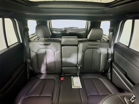 New 2026 Jeep Cherokee Overland image 10