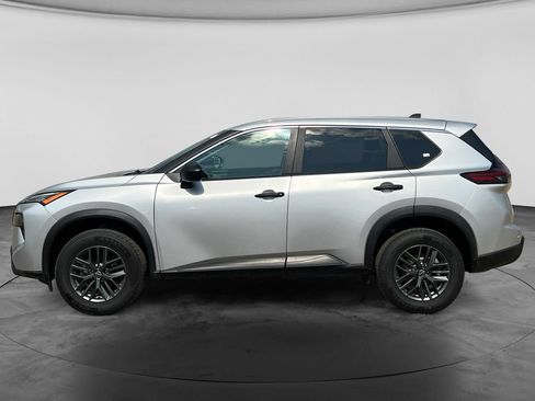 Used 2024 Nissan Rogue S FWD image 6