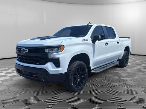 Used 2022 Chevrolet Silverado 1500 LT Trail Boss w/ LT Trail Boss Premium Package AWD/4WD image 1