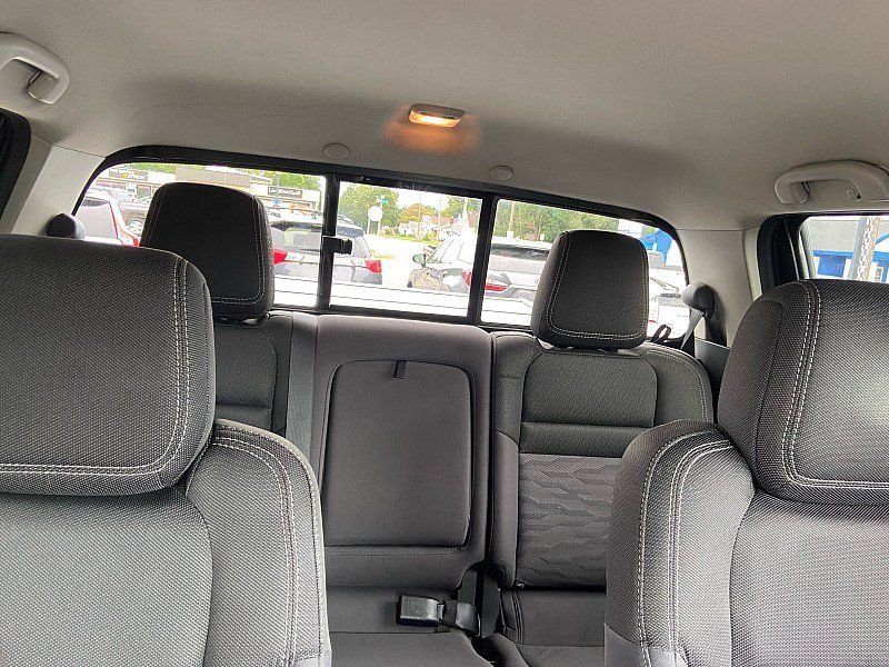 Used 2022 Nissan Frontier SV AWD/4WD image 28