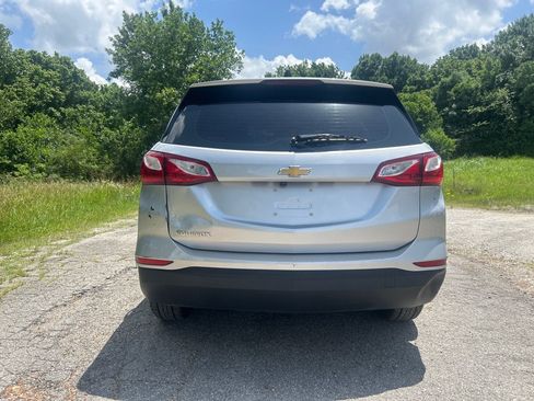 Used 2021 Chevrolet Equinox LS FWD image 28