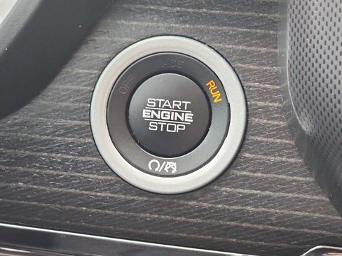 Used 2022 RAM 1500 Limited AWD/4WD image 10
