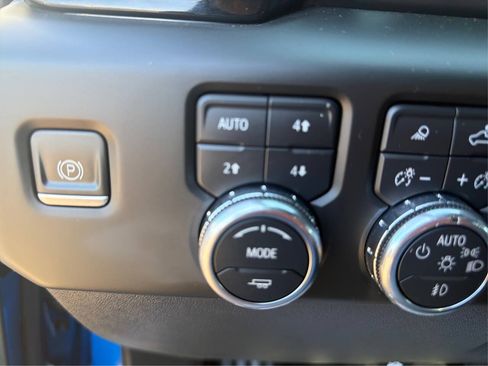 Used 2023 GMC Sierra 1500 AT4X AWD/4WD image 35