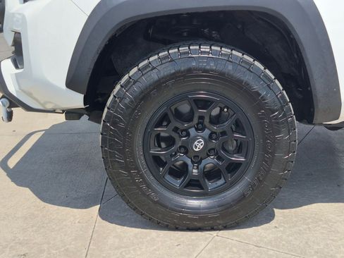 Used 2022 Toyota Tacoma SR w/ SX Package AWD/4WD image 13