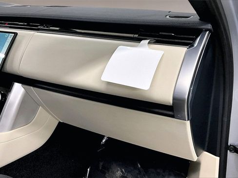 Used 2023 Land Rover Range Rover SE image 24