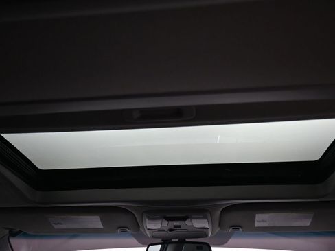 Used 2016 Toyota Sienna SE Premium w/ Protection Package FWD image 55