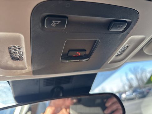 Used 2025 Toyota Camry LE image 31