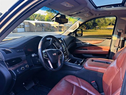 Used 2016 Cadillac Escalade ESV Luxury image 7