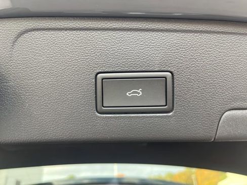 New 2026 Volkswagen Atlas Cross Sport SEL Premium R-Line AWD/4WD image 28