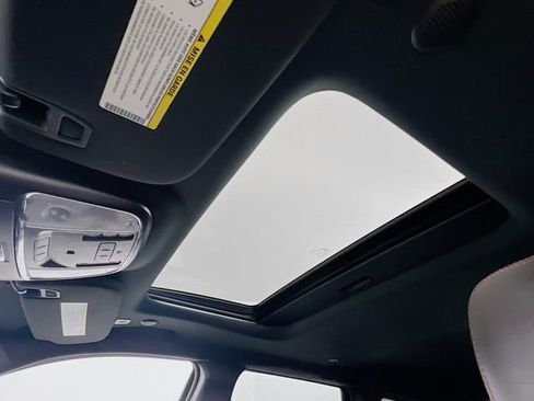 Used 2021 Jeep Grand Cherokee Trailhawk image 24