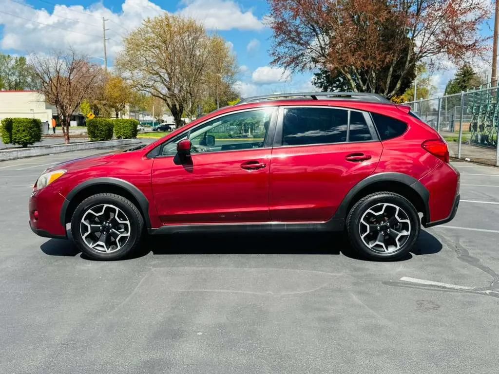 Used 2015 Subaru Crosstrek 2.0i Premium AWD/4WD image 2