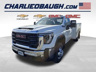 New 2025 GMC Sierra 3500 Pro w/ Convenience Package