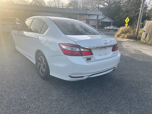 Used 2017 Honda Accord LX image 3