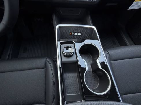New 2026 Chevrolet Equinox LT w/ Convenience Package II FWD image 15