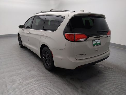 Used 2020 Chrysler Pacifica Touring-L Plus FWD image 6