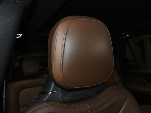 Used 2023 Lincoln Navigator Reserve image 10