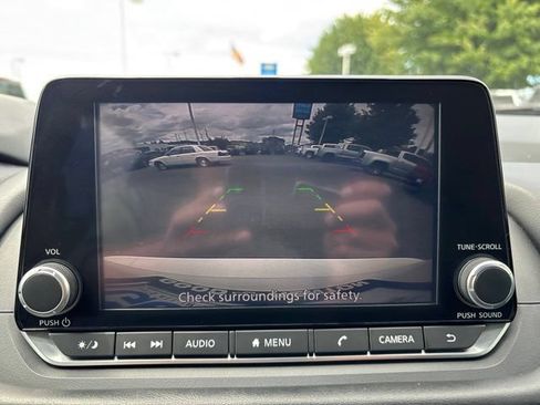 Used 2024 Nissan Rogue S FWD image 23