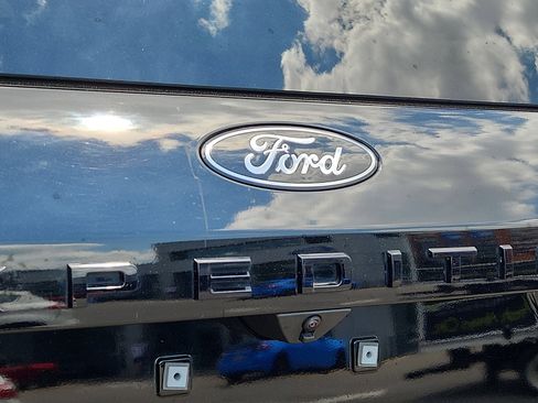 Used 2025 Ford Expedition Platinum w/ Stealth Performance Package AWD/4WD image 30