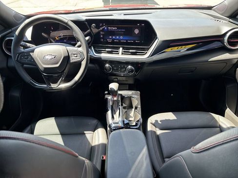 Certified 2024 Chevrolet Trax RS FWD image 24