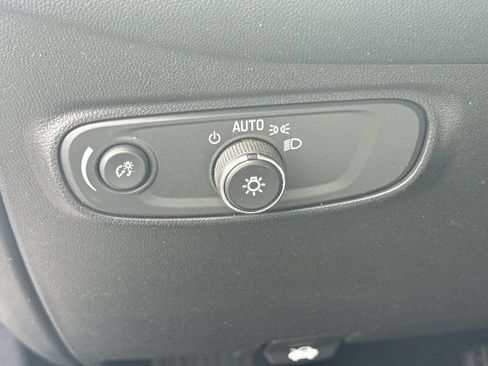 Certified 2020 Chevrolet Equinox LS FWD image 17