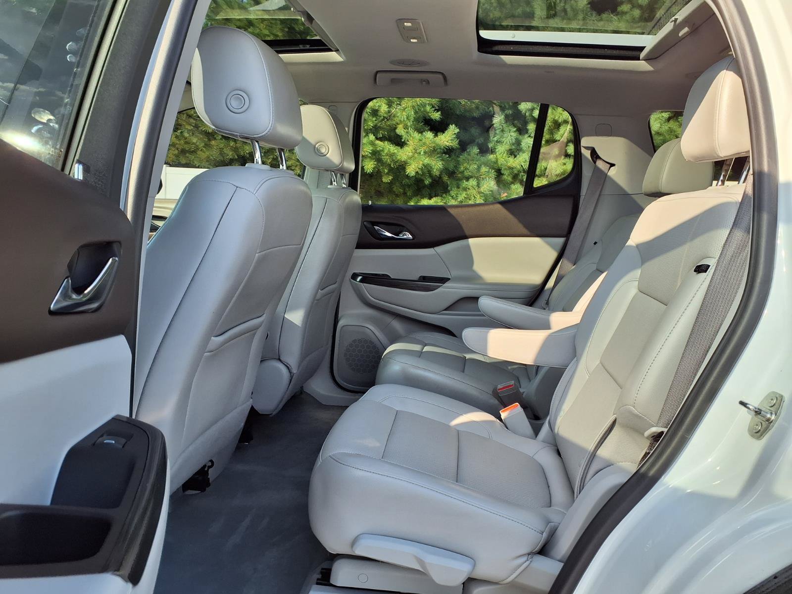 Used 2022 GMC Acadia SLT w/ Preferred Package FWD image 27