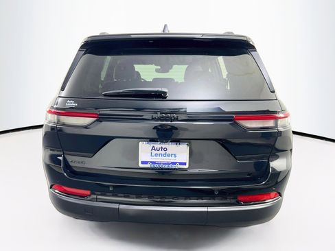 Used 2023 Jeep Grand Cherokee Altitude image 6
