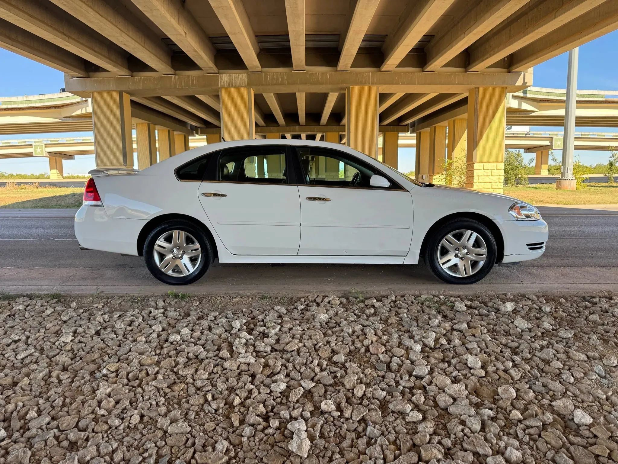 Used 2013 Chevrolet Impala LT w/ LT Sunroof Package FWD image 2