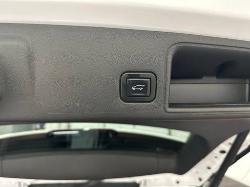 Used 2022 GMC Terrain SLT AWD/4WD image 36