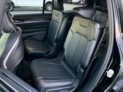 Used 2023 Jeep Grand Cherokee L Overland w/ Advanced Protech Group III image 20