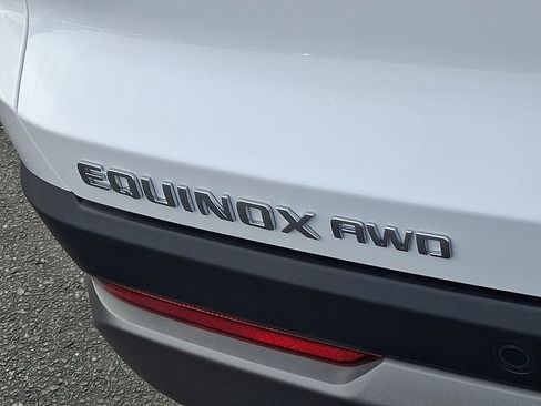 New 2026 Chevrolet Equinox LT w/ Convenience Package II image 11