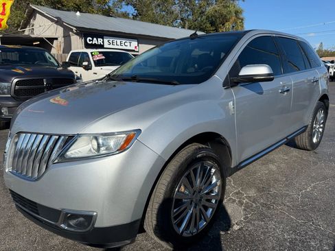 Used 2013 Lincoln MKX AWD image 2