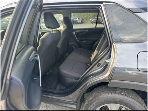 Used 2025 Toyota RAV4 LE AWD/4WD image 8