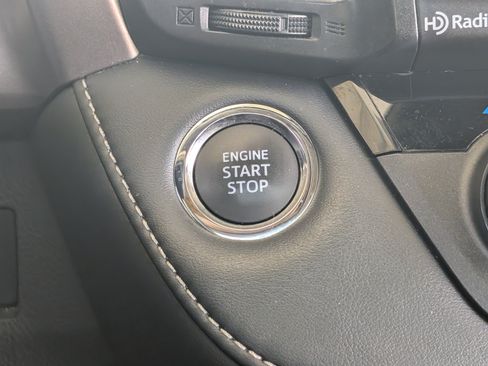 Used 2018 Toyota RAV4 XLE FWD image 33