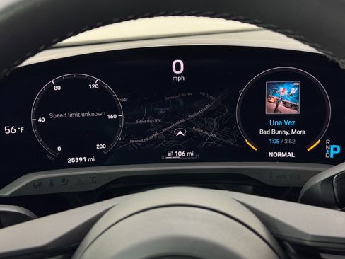 Used 2020 Porsche Taycan 4S w/ Premium Package image 20