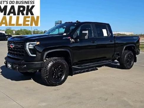 Used 2024 Chevrolet Silverado 2500 ZR2 w/ ZR2 Bison Edition AWD/4WD image 4