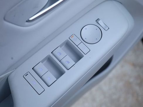 New 2026 Hyundai Kona SEL Premium image 13