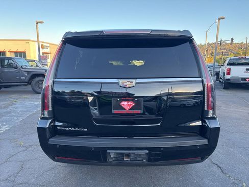 Used 2016 Cadillac Escalade ESV Premium AWD/4WD image 7