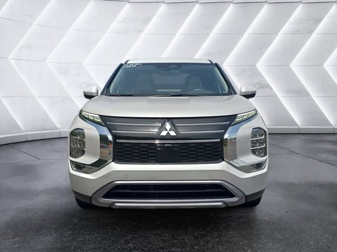 Used 2025 Mitsubishi Outlander SE FWD image 8
