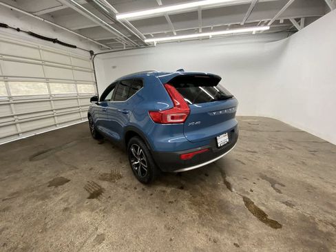 Used 2024 Volvo XC40 B5 Core image 4