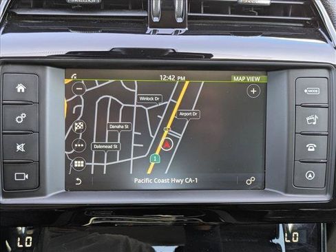 Used 2018 Jaguar XE Premium RWD image 15