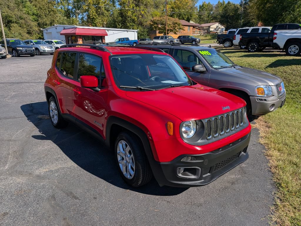 Used 2015 Jeep Renegade Latitude w/ Cold Weather Group FWD image 6