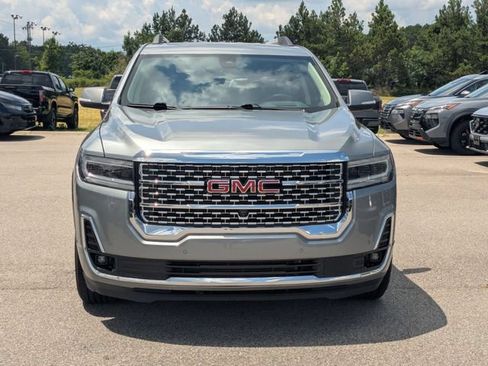 Used 2023 GMC Acadia Denali w/ Denali Technology Package FWD image 8
