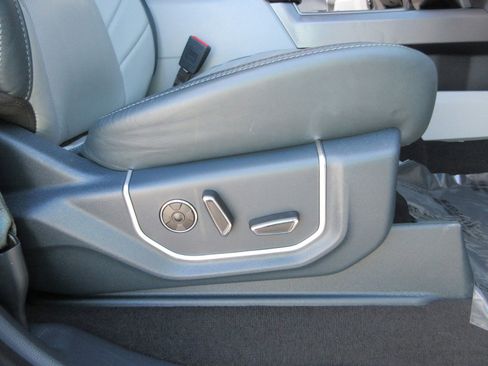 Used 2022 Ford F350 Limited AWD/4WD image 28